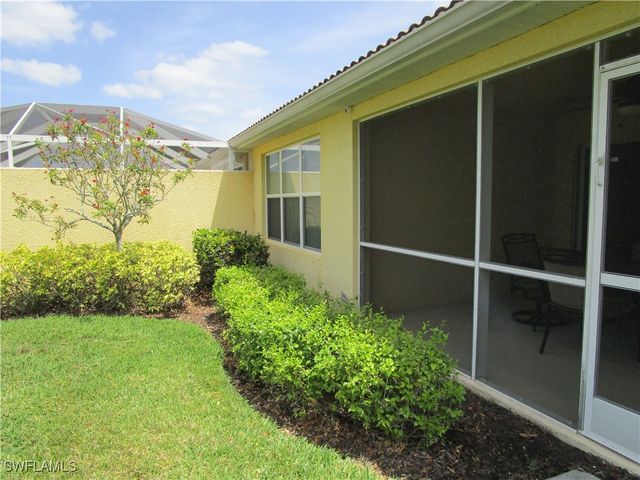 8677 Erice CT, Naples, FL 34114