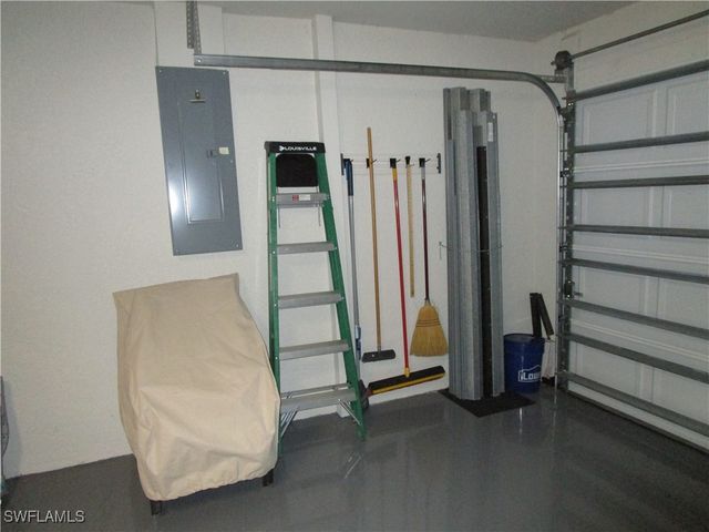 8677 Erice CT, Naples, FL 34114