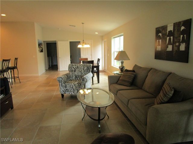 8677 Erice CT, Naples, FL 34114