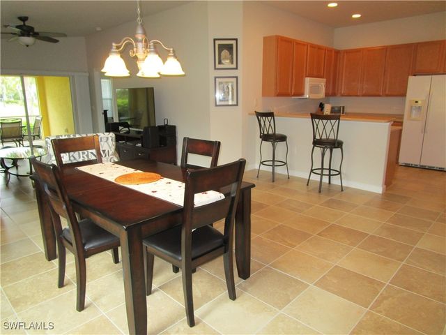 8677 Erice CT, Naples, FL 34114