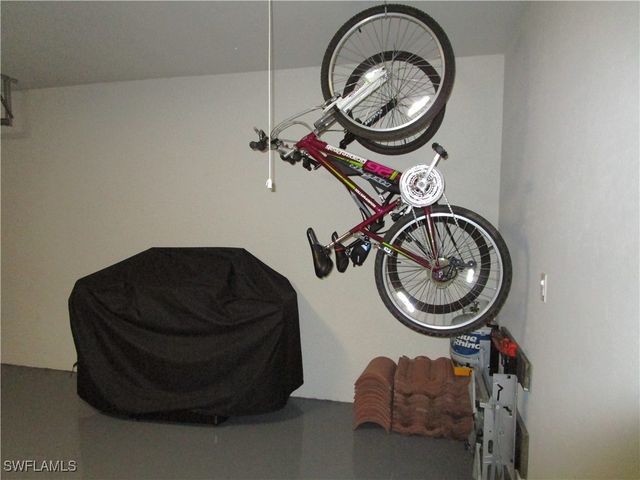 8677 Erice CT, Naples, FL 34114