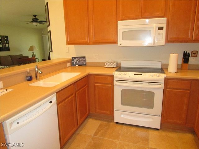 8677 Erice CT, Naples, FL 34114