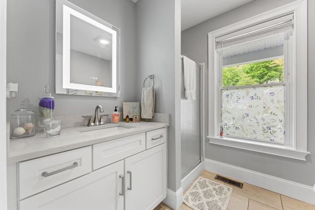 22 Jacobs Rd, Southbridge, MA 01550