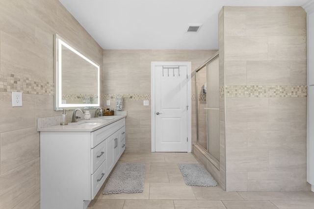 22 Jacobs Rd, Southbridge, MA 01550