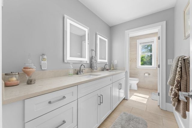 22 Jacobs Rd, Southbridge, MA 01550