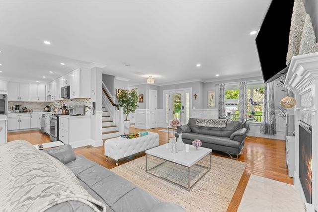 22 Jacobs Rd, Southbridge, MA 01550