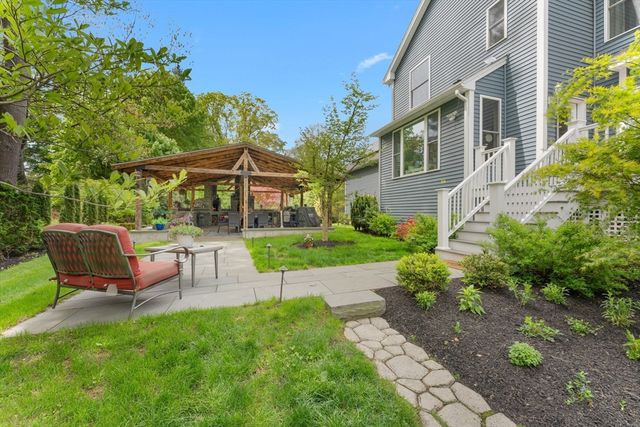 22 Jacobs Rd, Southbridge, MA 01550