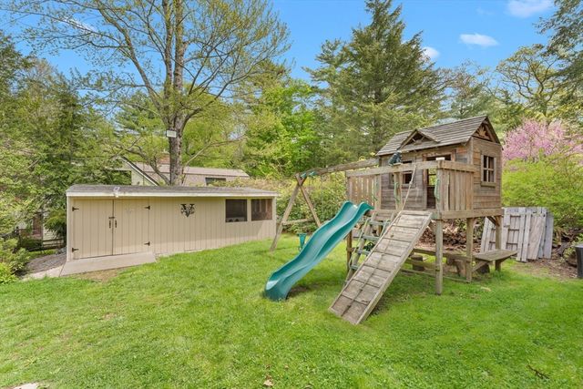 22 Jacobs Rd, Southbridge, MA 01550