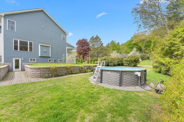 22 Jacobs Rd, Southbridge, MA 01550