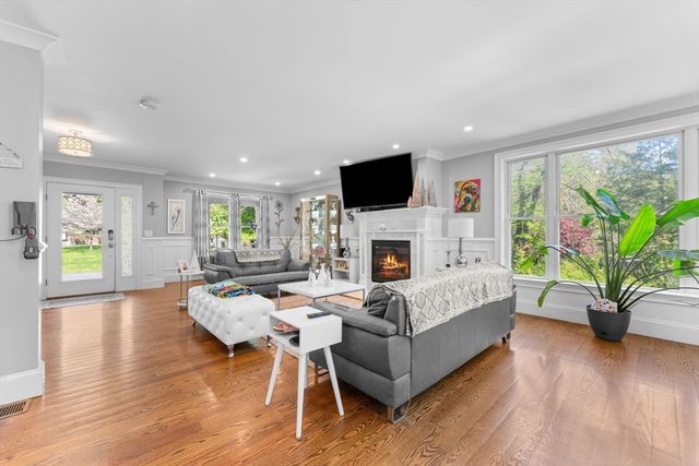 22 Jacobs Rd, Southbridge, MA 01550