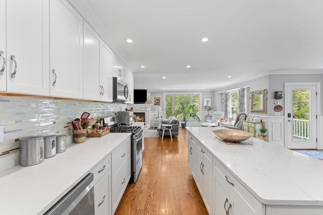 22 Jacobs Rd, Southbridge, MA 01550