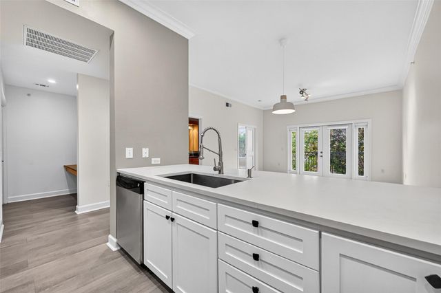 100 Willard Street 21, Houston, TX 77006