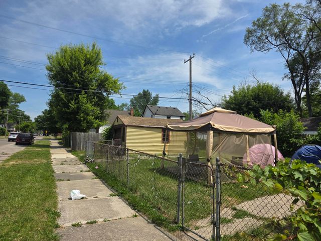 14056 Grandville Avenue, Detroit, MI 48223