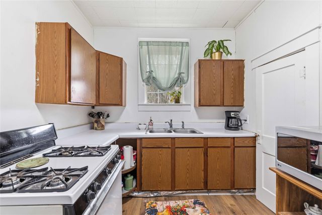 1206 8th Street, Brownwood, TX 76802