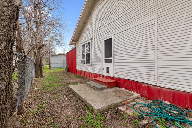 1206 8th Street, Brownwood, TX 76802