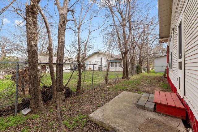 1206 8th Street, Brownwood, TX 76802