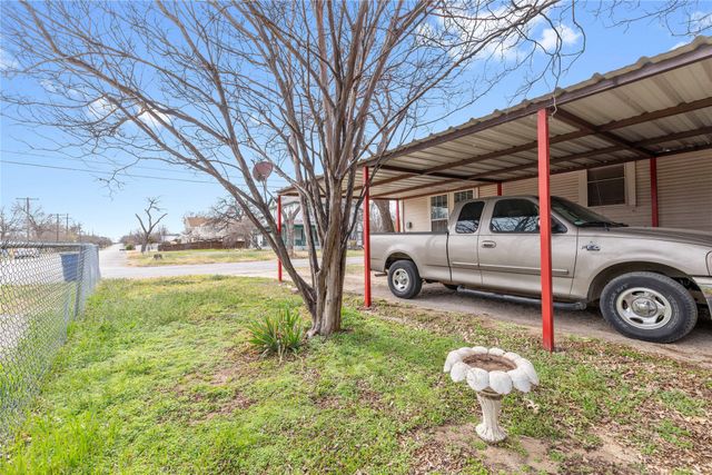 1206 8th Street, Brownwood, TX 76802