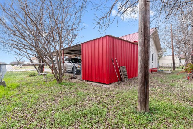 1206 8th Street, Brownwood, TX 76802