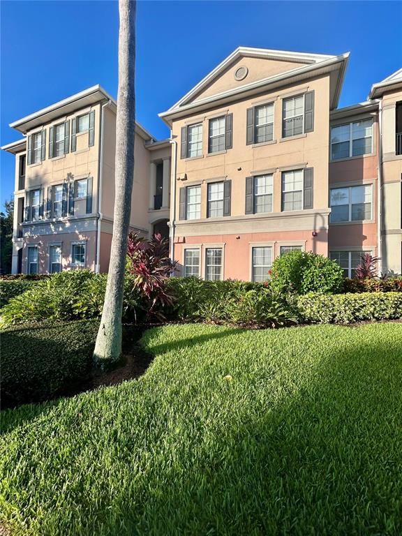 Image 1 of property listing at 8168 BOAT HOOK LOOP 107, Windermere, FL 34786