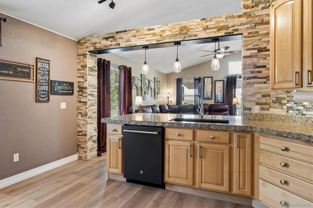 Image 10 of property listing at 9646 Westbury Way, Highlands Ranch, CO 80129