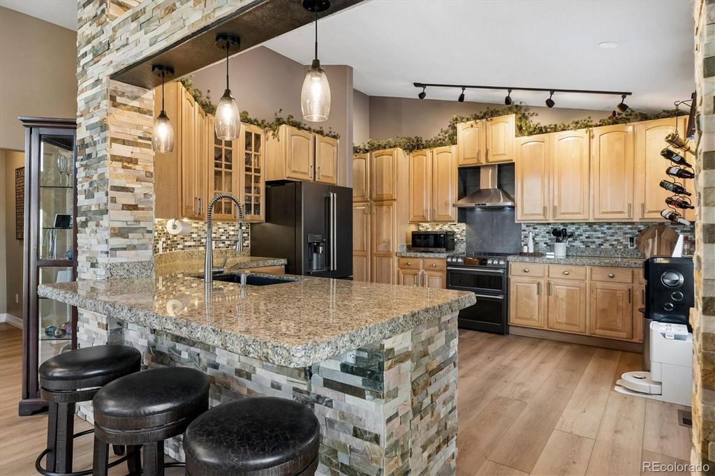 Image 12 of property listing at 9646 Westbury Way, Highlands Ranch, CO 80129