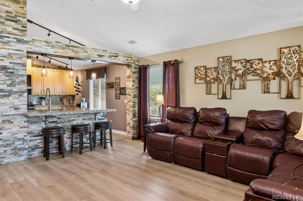 Image 13 of property listing at 9646 Westbury Way, Highlands Ranch, CO 80129