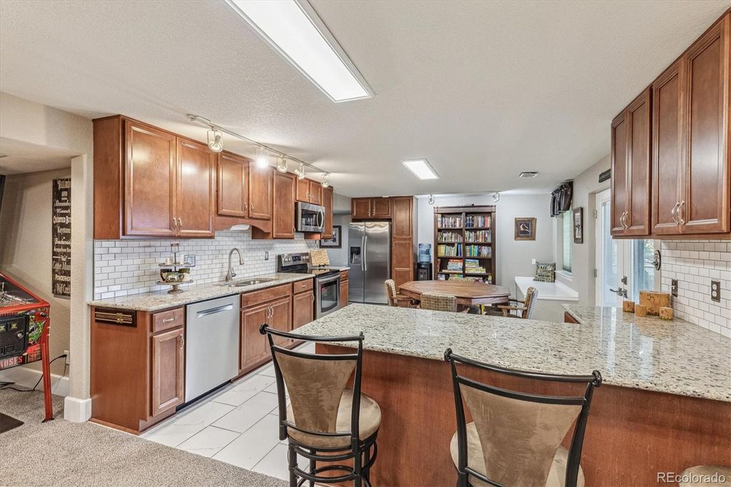 Image 24 of property listing at 9646 Westbury Way, Highlands Ranch, CO 80129