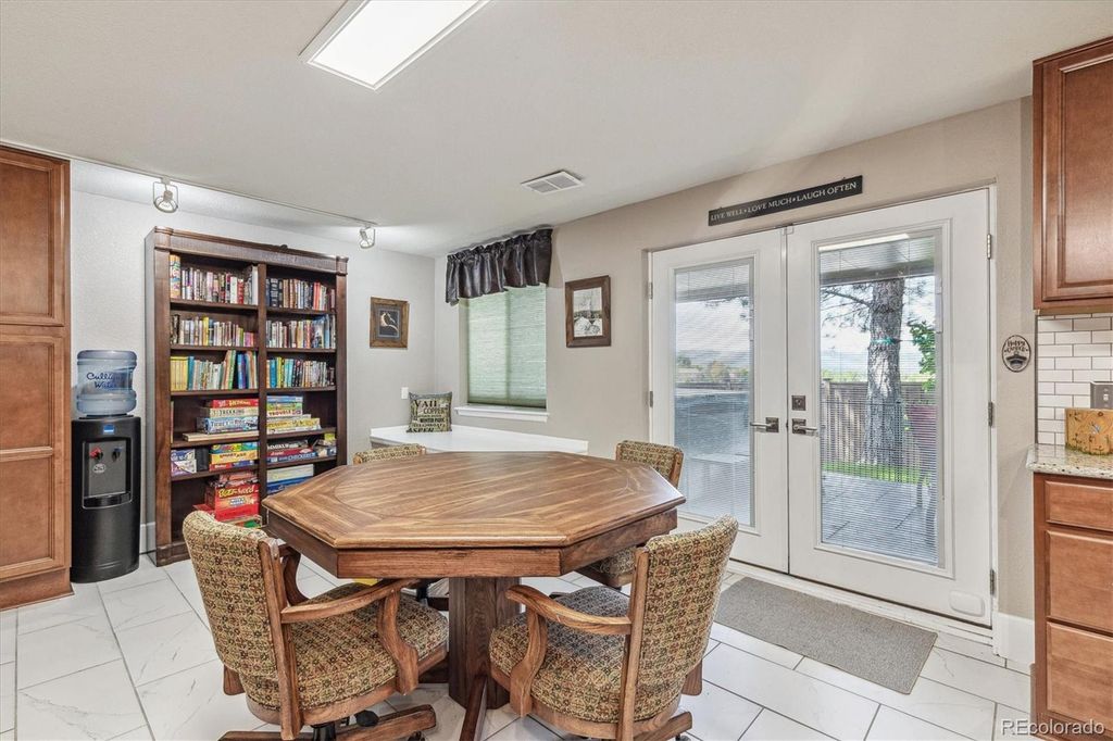 Image 27 of property listing at 9646 Westbury Way, Highlands Ranch, CO 80129