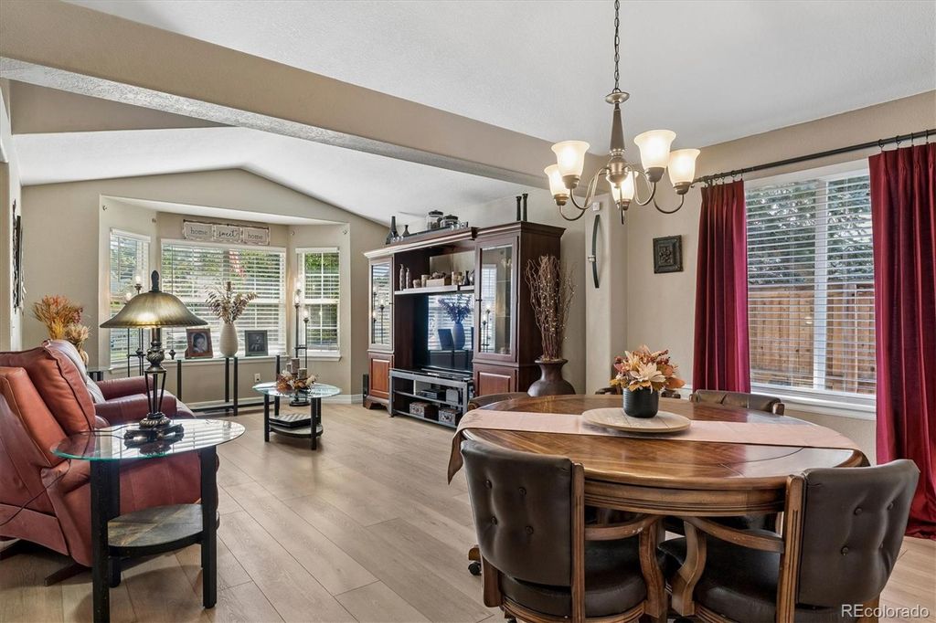Image 3 of property listing at 9646 Westbury Way, Highlands Ranch, CO 80129