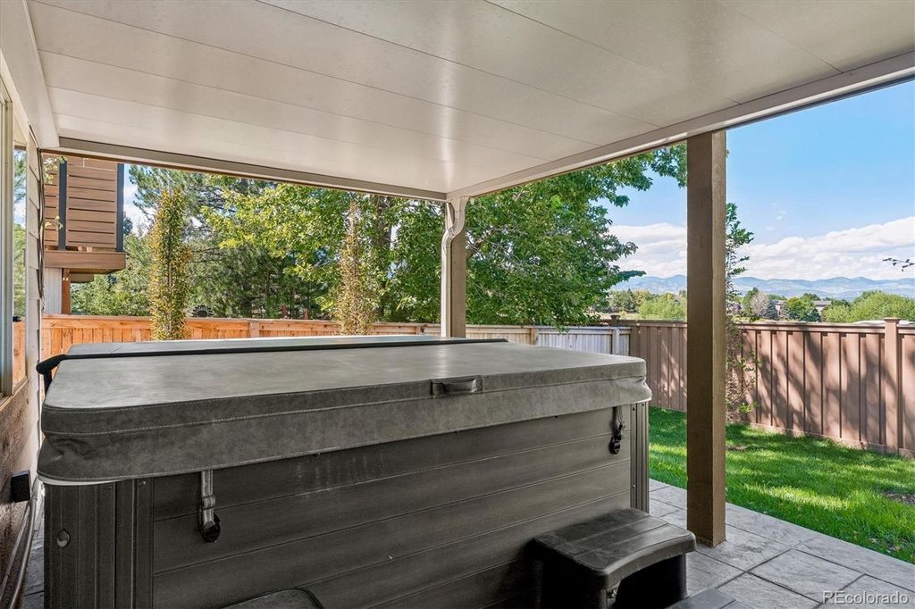 Image 32 of property listing at 9646 Westbury Way, Highlands Ranch, CO 80129