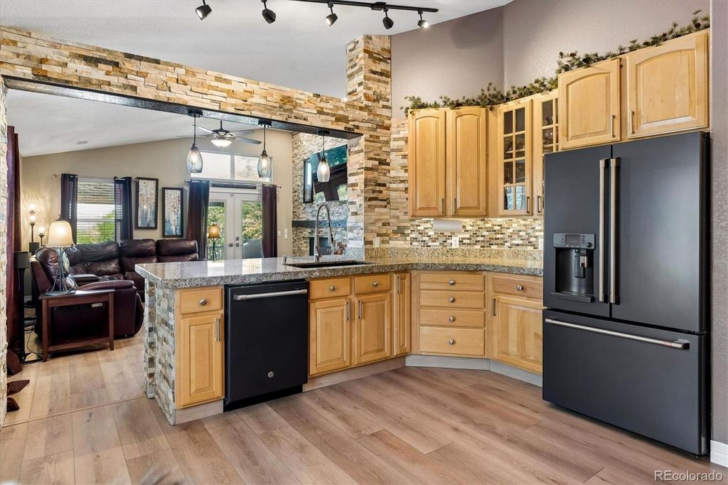 Image 6 of property listing at 9646 Westbury Way, Highlands Ranch, CO 80129