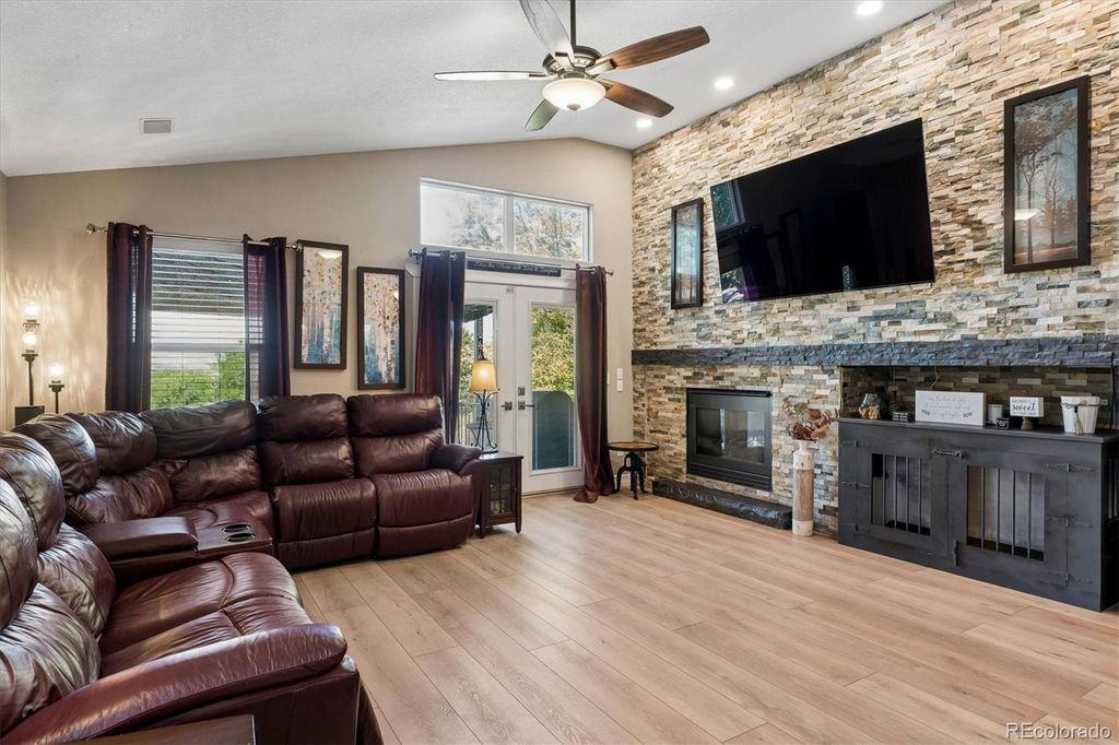 Image 9 of property listing at 9646 Westbury Way, Highlands Ranch, CO 80129