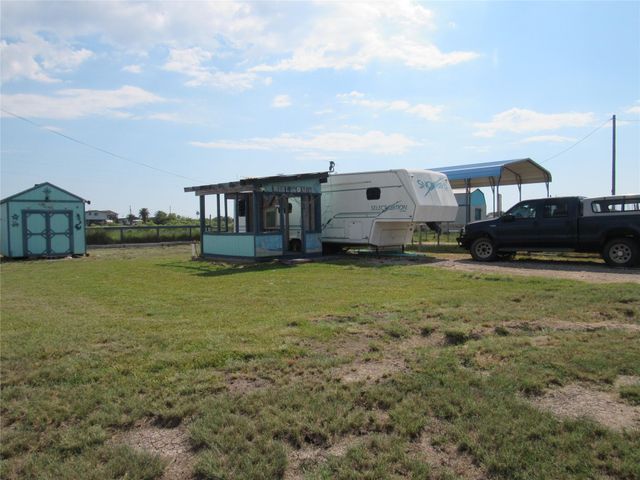 185 Curlew Street, Sargent, TX 77414