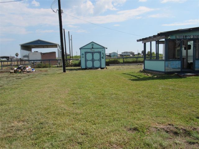 185 Curlew Street, Sargent, TX 77414