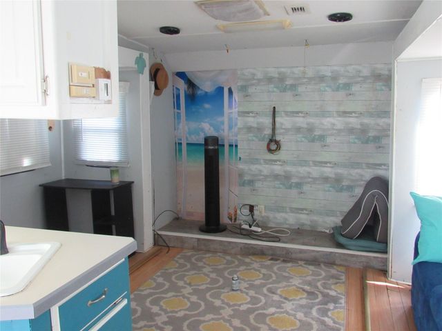 185 Curlew Street, Sargent, TX 77414