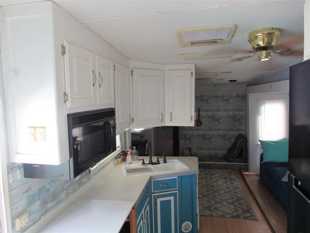 185 Curlew Street, Sargent, TX 77414