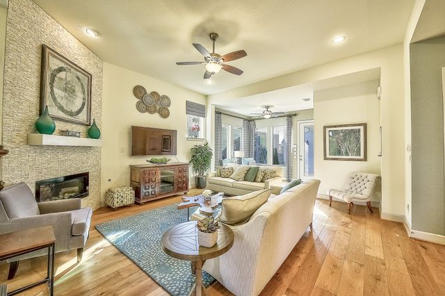 1016 Peacock Boulevard, Carrollton, TX 75007