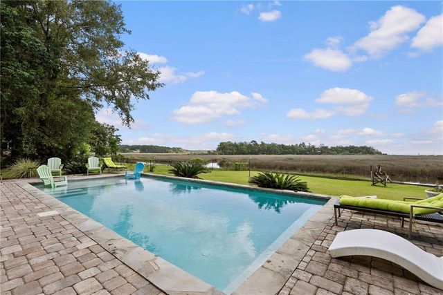 11305 E Point Road, Theodore, AL 36582