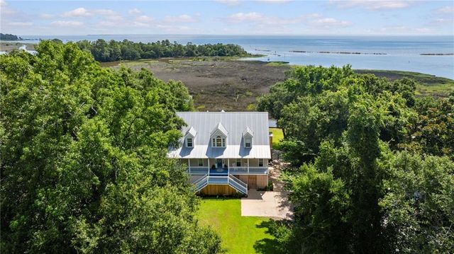 11305 E Point Road, Theodore, AL 36582