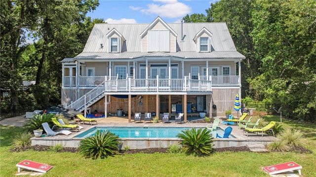 11305 E Point Road, Theodore, AL 36582