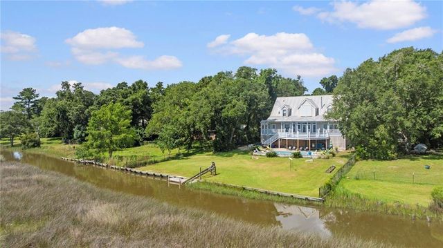 11305 E Point Road, Theodore, AL 36582