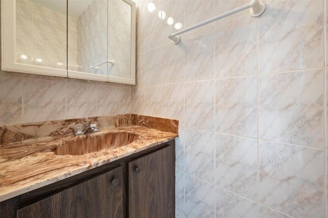 4024 SW 67th Ter 2, Davie, FL 33314