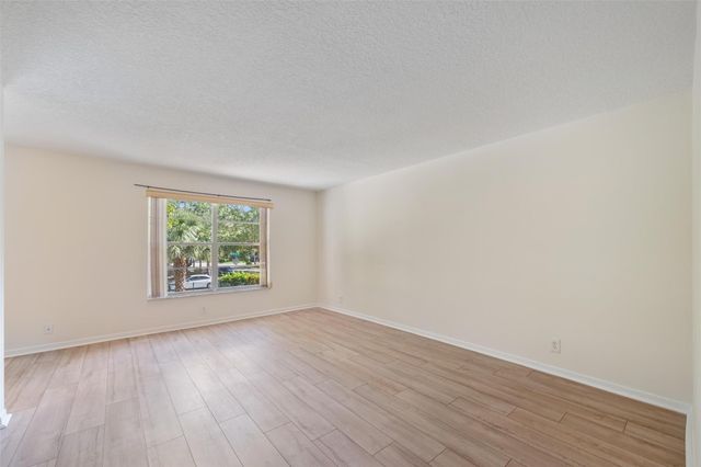 4024 SW 67th Ter 2, Davie, FL 33314