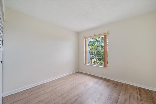 4024 SW 67th Ter 2, Davie, FL 33314