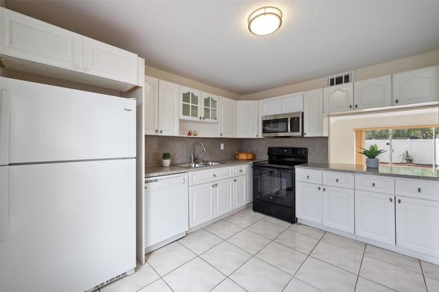 4024 SW 67th Ter 2, Davie, FL 33314