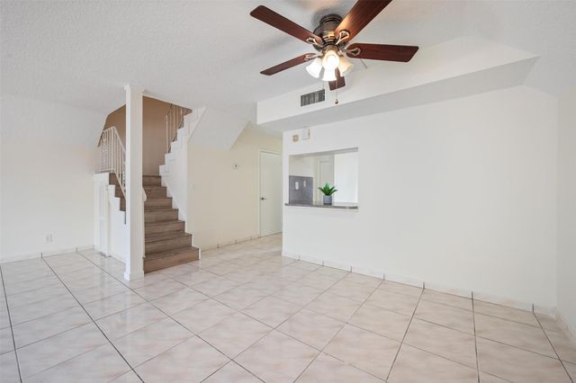 4024 SW 67th Ter 2, Davie, FL 33314