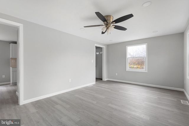 136-A STATE LINE RD, Wilmington, DE 19803