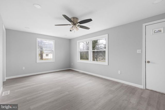 136-A STATE LINE RD, Wilmington, DE 19803