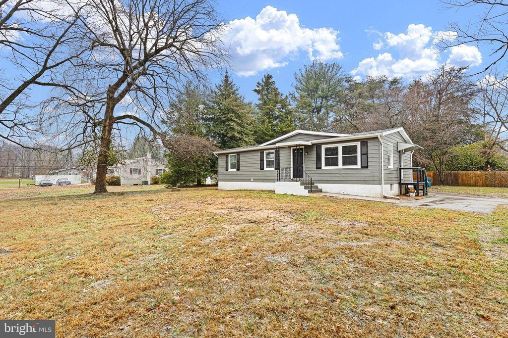 136-A STATE LINE RD, Wilmington, DE 19803