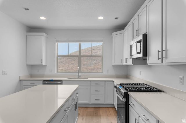 7034 S OVERLAND RD, West Jordan, UT 84081